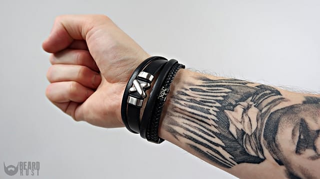 Podkreśl swój styl z męską biżuterią Manoki !