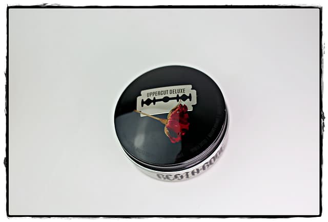 Uppercut Deluxe Resin & Rose (Deluxe Pomade) – recenzja pomady do włosów